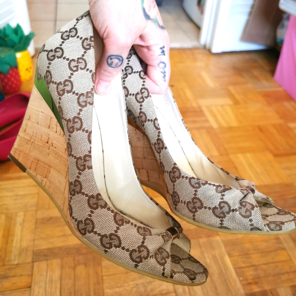 GUCCI beige Monogram Open-Toe Cork Wedge. Size 9.